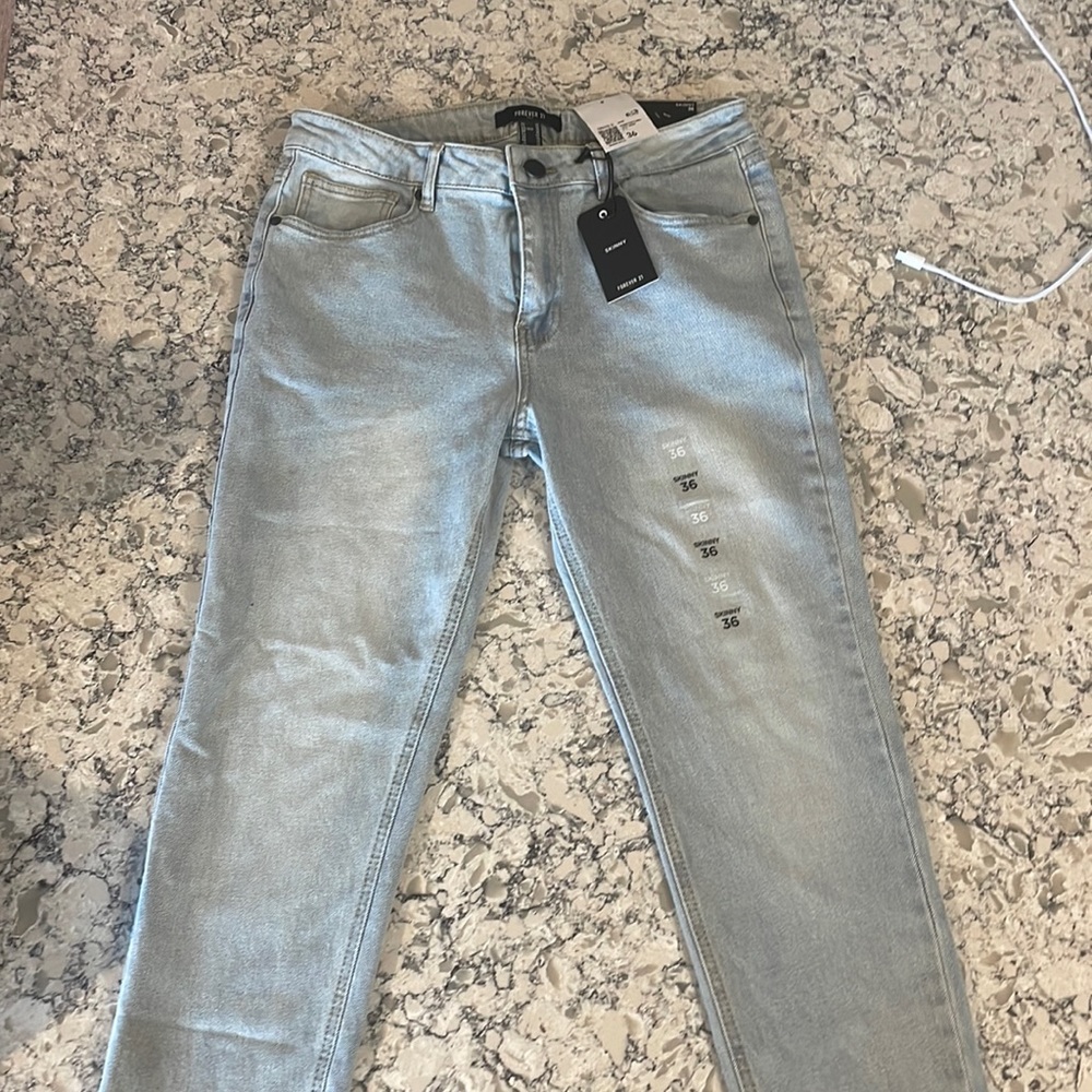 NWT F21 Skinny Jeans